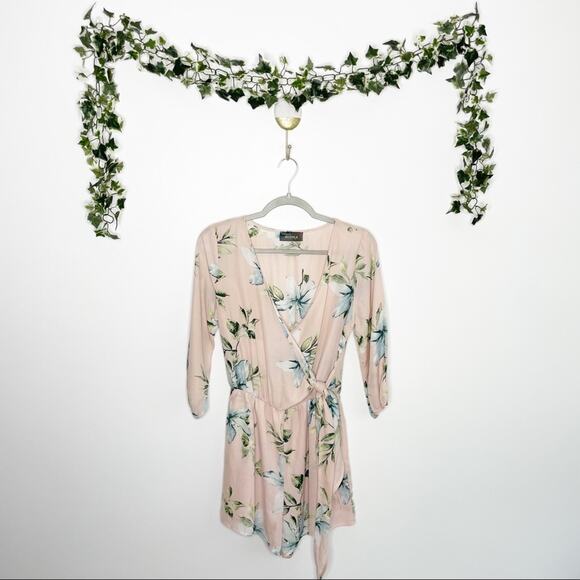 4SI3NNA Pink Floral Romper Size Medium - Picture 1 of 6